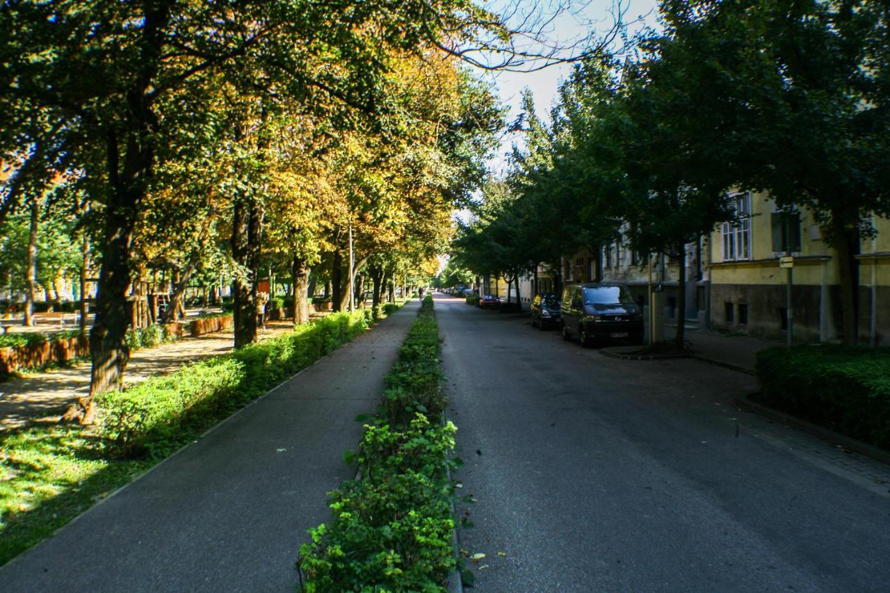 Deak Apartman Sopron Exterior photo