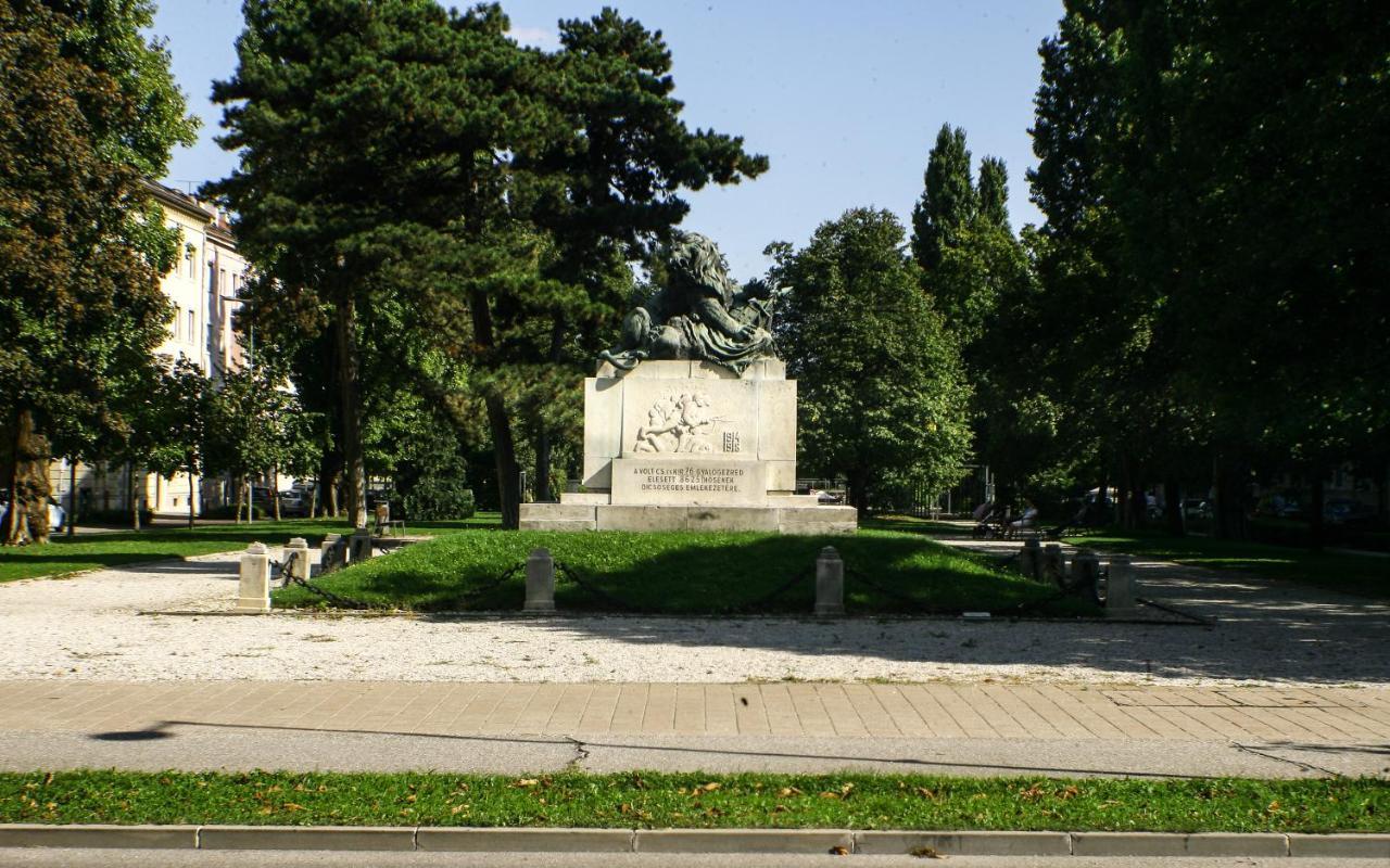 Deak Apartman Sopron Exterior photo