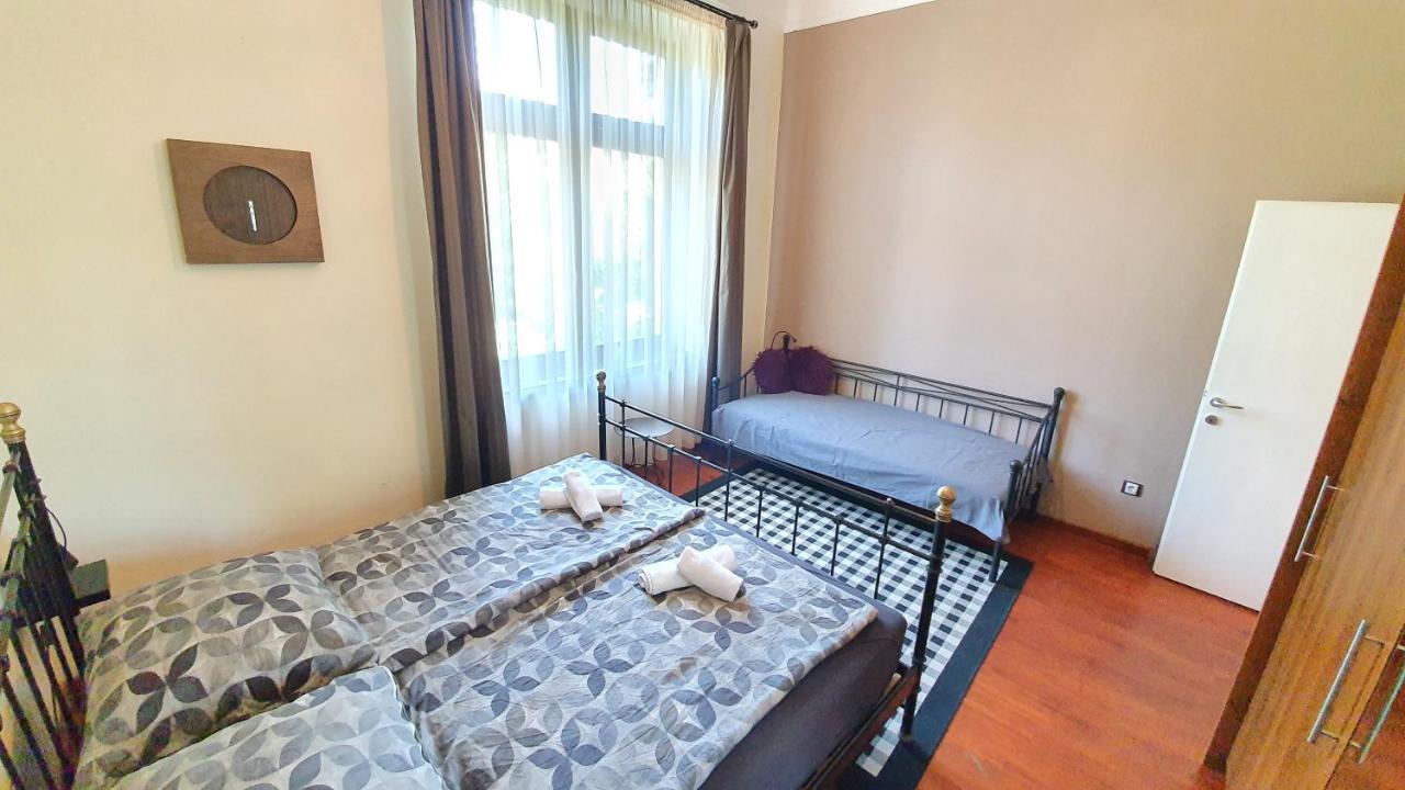 Deak Apartman Sopron Exterior photo